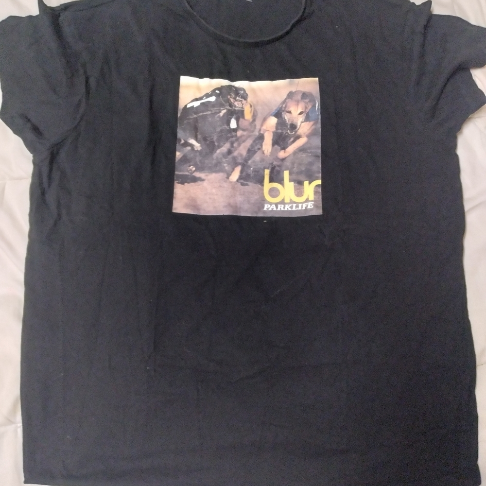 Black graphic t-shirt, L